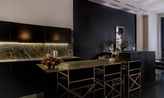 Classically Elegant Soho Duplex - Image 12