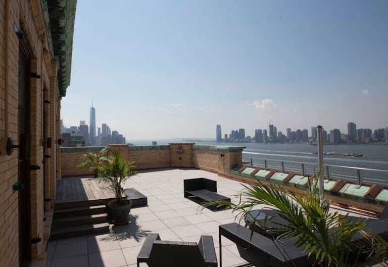 Studio Loft in West Village - Image 4