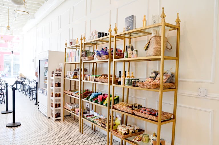 Charming Paris & NYC style cafe - Image 2