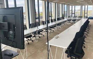 Etage spacieux de bureaux et terrasse privative - Image 3