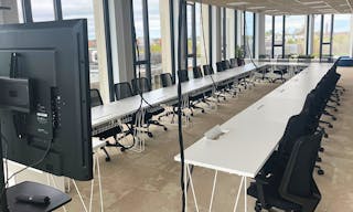 Etage spacieux de bureaux et terrasse privative - Image 3