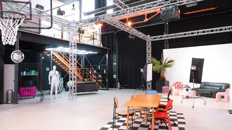 Industrial Pop-up Space in Cologne - Image 2