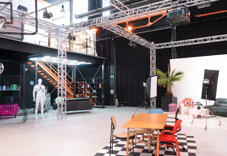 Industrial Pop-up Space in Cologne - Image 2