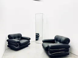 Beautifully Restored Industrial Space with Dedicated Photo Cyclorama, Perfect for Events, Exhibitions, and Creative Photo Shoots - Image 2