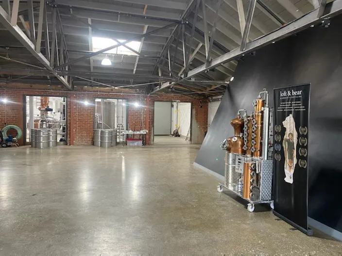 Old school Warehouse with exposed bow truss ceilings - Image 0
