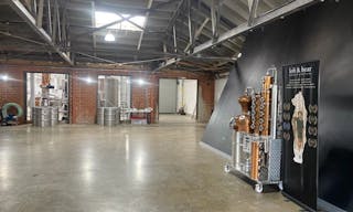 Old school Warehouse with exposed bow truss ceilings - Image 0