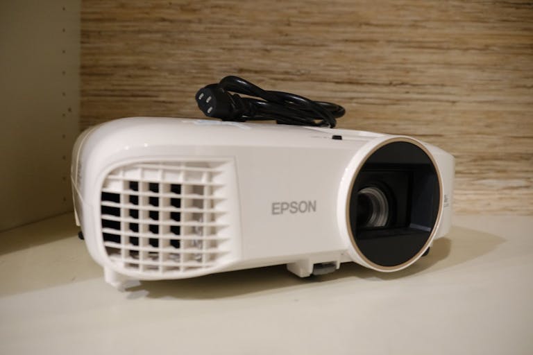 VIP Executive Meeting Room in Silver Lake - Image 4