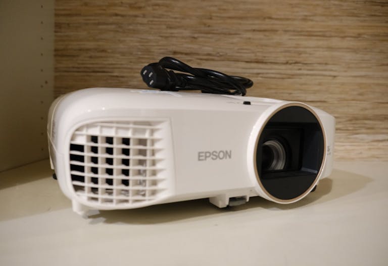 VIP Executive Meeting Room in Silver Lake - Image 4