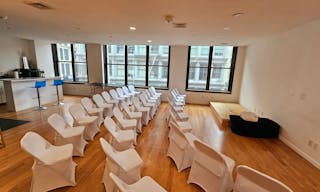 Entire Floor in SOHO with 2 extra rooms! - Image 63