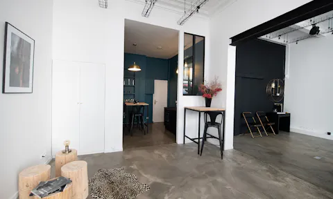 ELEGANT MINIMALIST LOFT IN THE 11TH DISTRICT OF PARIS - Image 0