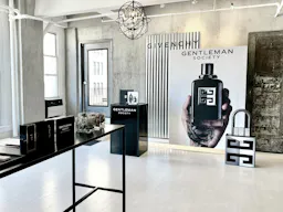 Modern Industrial Manhattan / Hudson Yards Loft - Image 14