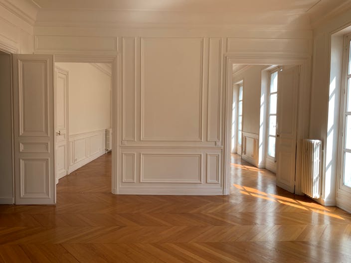 Spectacular Showroom in Saint-Germain - Image 0