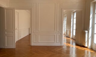 Spectacular Showroom in Saint-Germain - Image 0