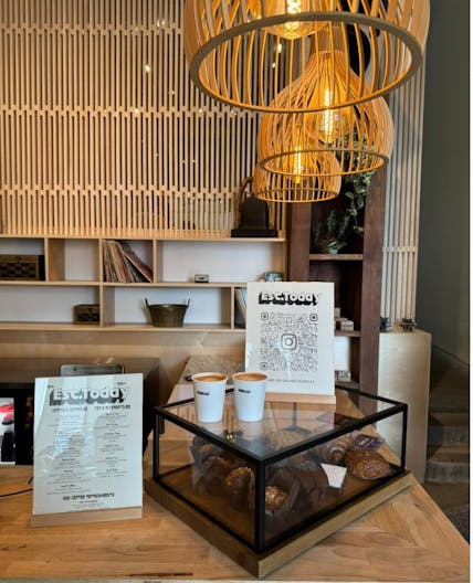 Retail store with coffee shop on Melrose and Fairfax avenue - Image 2