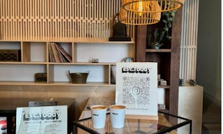 Retail store with coffee shop on Melrose and Fairfax avenue - Image 2