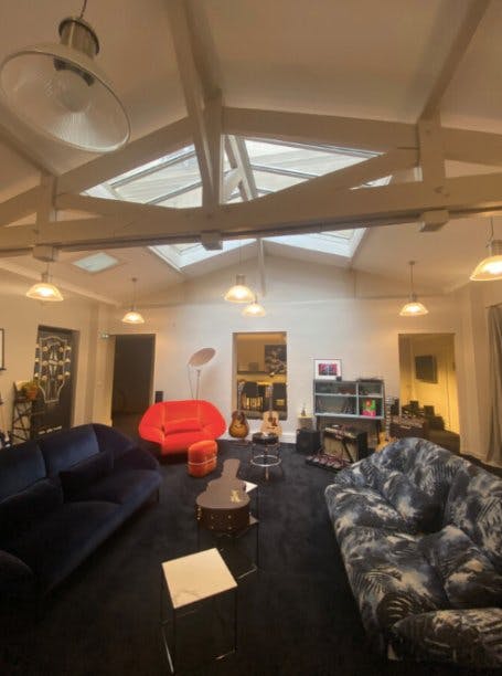 423 Square Meter Office Space on Rue Albert Thomas, Paris