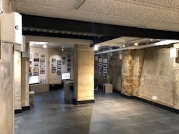 Central Paris Showroom next to Louis Vuitton HQ near Marais - Image 2