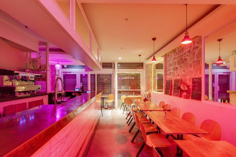Restaurant | Paris 3�me | Pizzeria | Natural Lighting | Color Lighting Evening Options - Image 2