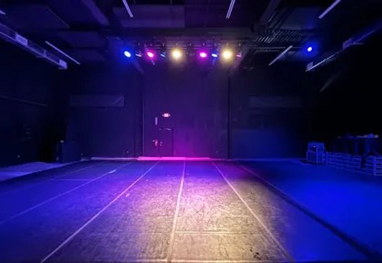 Flex Studio with high ceilings in Little Haiti - Image 1