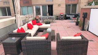 Beautiful Midtown Manhattan Terrace - Image 3