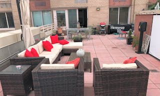 Beautiful Midtown Manhattan Terrace - Image 3