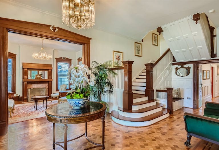 Exquisite & Unique Home: A Masterpiece you must see! - Image 1