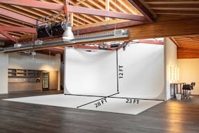 East LA Skylight Studio - Image 13