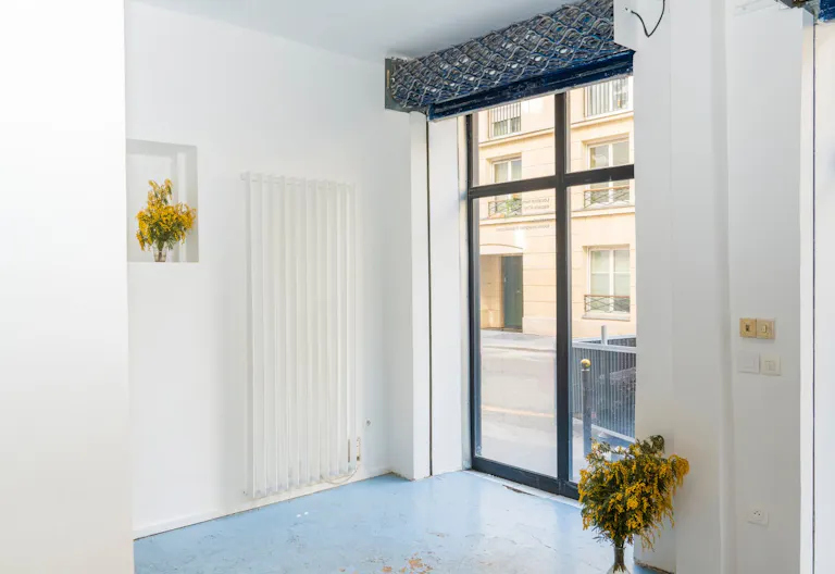 Espace avec vitrine sur rue dans le 11�me - Image 1