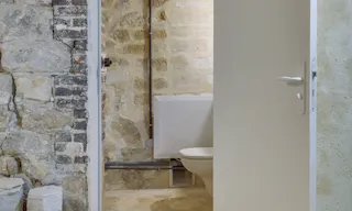 Beautiful space in Le Marais - Image 11