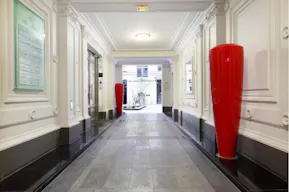 Chic Parisian Apartment – Fashion Showroom, Paris Champs-Élysées  - Image 35