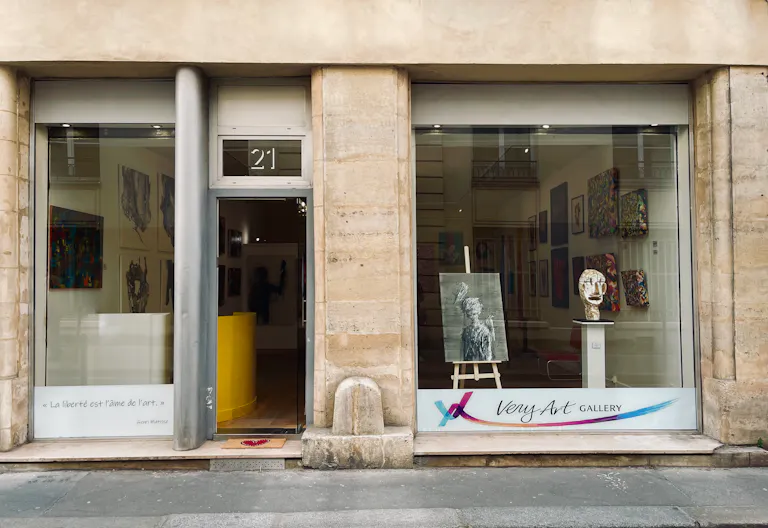 FASHION WEEK READY — GALLERY SPACE FOR RENT — LE MARAIS, PARIS 3 - Image 0
