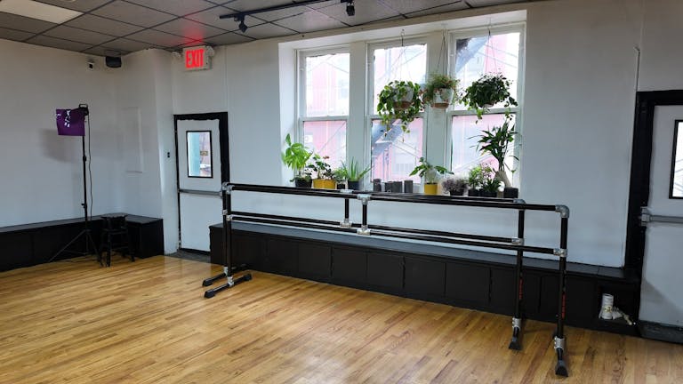 LOFT NEW YORK - Image 1