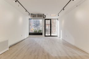 Beautiful White Box in Tribeca - Image 0
