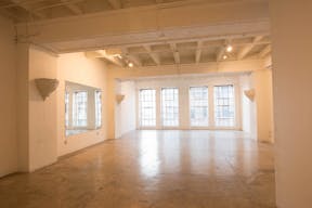 DTLA Grand Loft with High Ceilings - Image 21