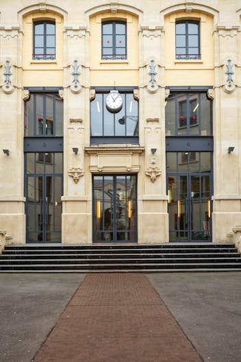 Unique Space in Le Marais - Image 4