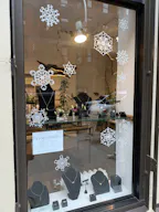 Charming Boutique Space in Upper West Side ? Nature-Inspired Artistry - Image 3