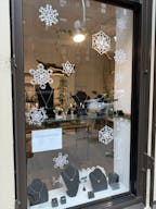 Charming Boutique Space in Upper West Side ? Nature-Inspired Artistry - Image 3