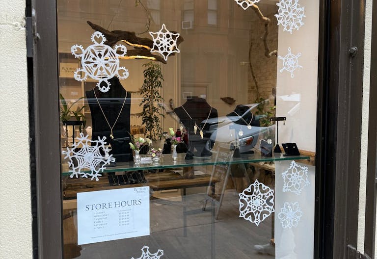 Charming Boutique Space in Upper West Side ? Nature-Inspired Artistry - Image 3