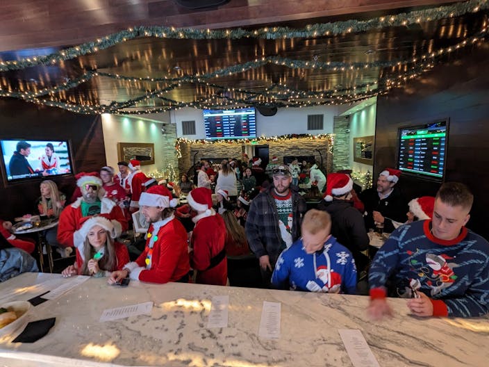 Sophisticated bar and lounge in the heart of downtown - Image 4