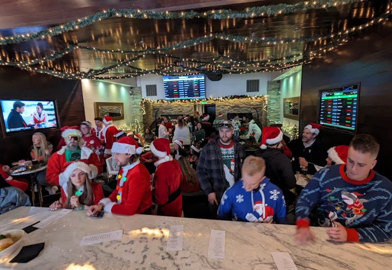 Sophisticated bar and lounge in the heart of downtown - Image 4