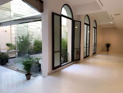 400m2 Showroom - Image 1