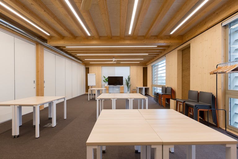 Salle de 75m2 - Image 0