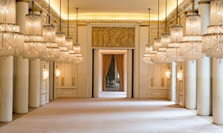 Unique Space in the Heart of 8th District - Image 2