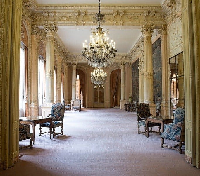 812 sqm Unique Showroom and Event Space in Paris 8th