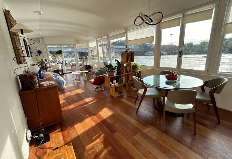 Espace p�niche dans la nature proche m�tro - Image 1