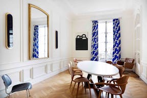 Gorgeous Space Near Monceau Park - Image 6