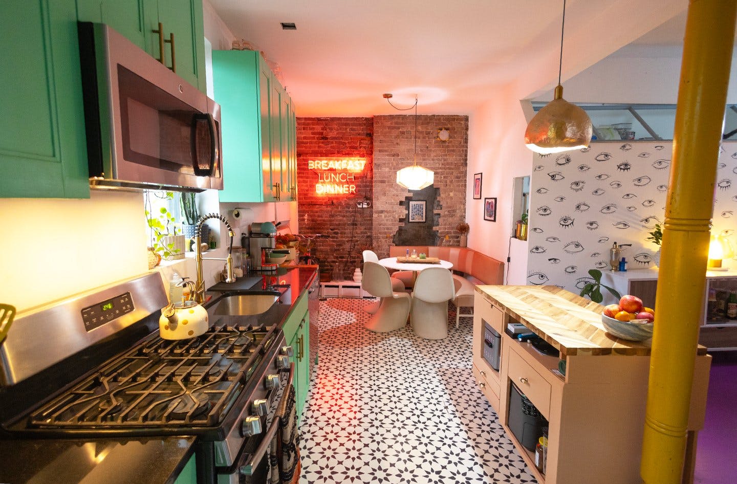 Colorful Spacious Garden Apartment in Red Hook, Brooklyn