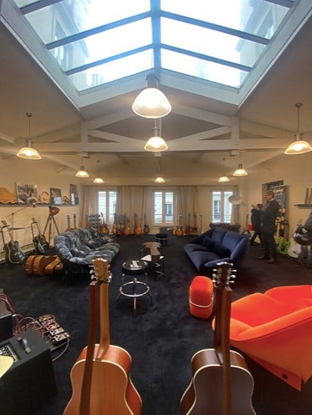 423 Square Meter Office Space on Rue Albert Thomas, Paris