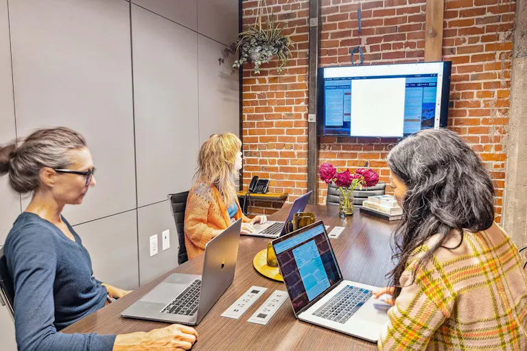 Webster Meeting Room – seat up to 8ppl - Image 1