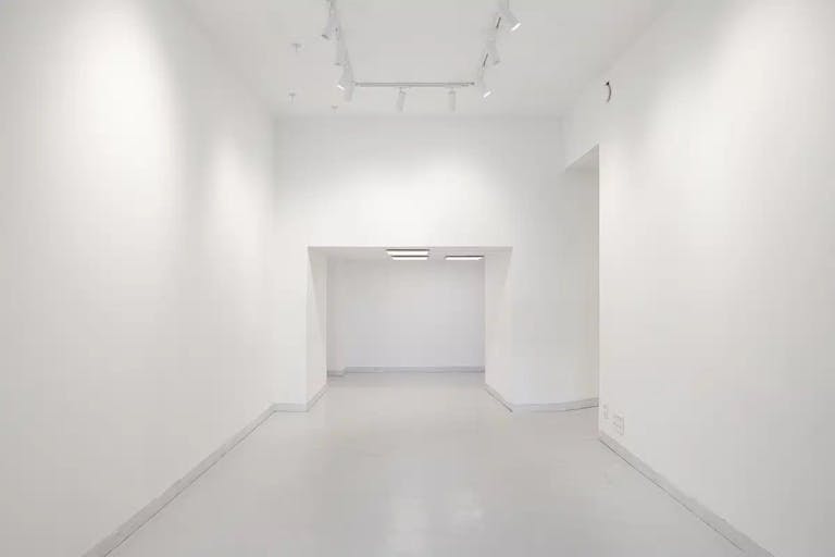 Superb Gallery with Volume - Le Marais - Ideal Showroom Fashion Week / Filming - Image 1